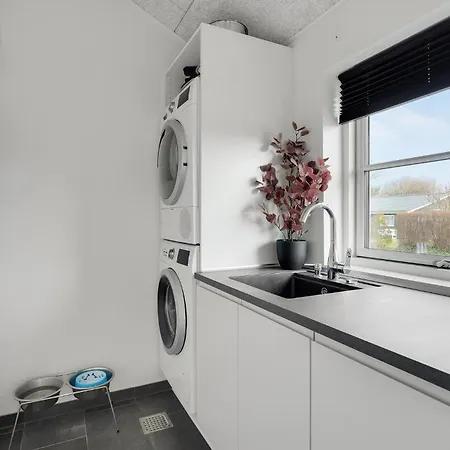 Holiday home Amazing In With Wifi Nyborg
